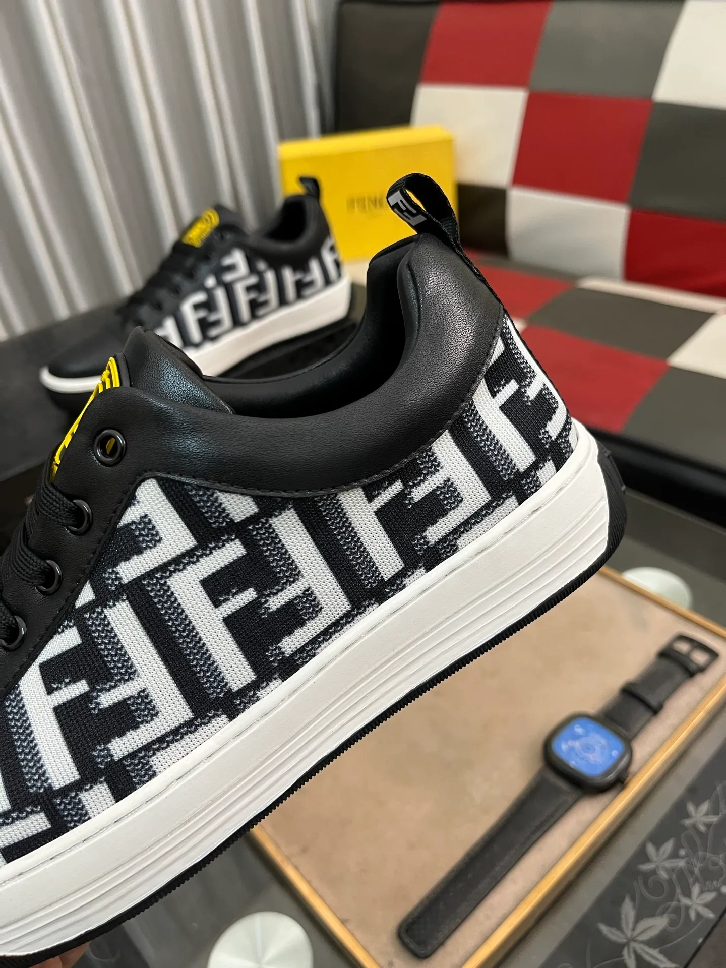 Men's Men's Shoes💰420⌚️⌚️[Fendi] Fendi's latest casual shoes for men! Available at counters simultaneously! Made entirely of imported top-grain calfskin, the interior is made of top-grain water-dyed cowhide, and the original factory-supplied rubber outsole. Leading new fashion concepts. Matching code: 38-442️⃣Colors available